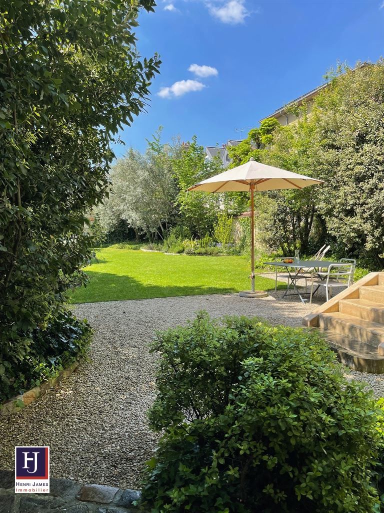 maison 10 pièces en vente sur VERSAILLES (78000)