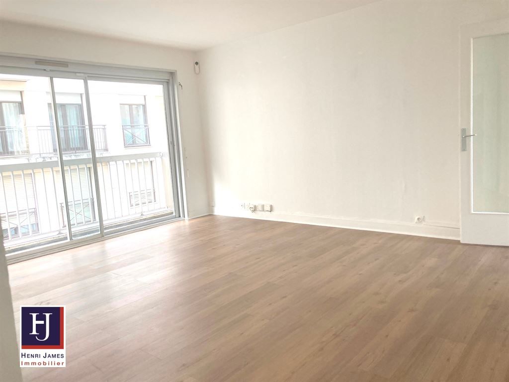 apartment 2 rooms for sale on PARIS (75116)