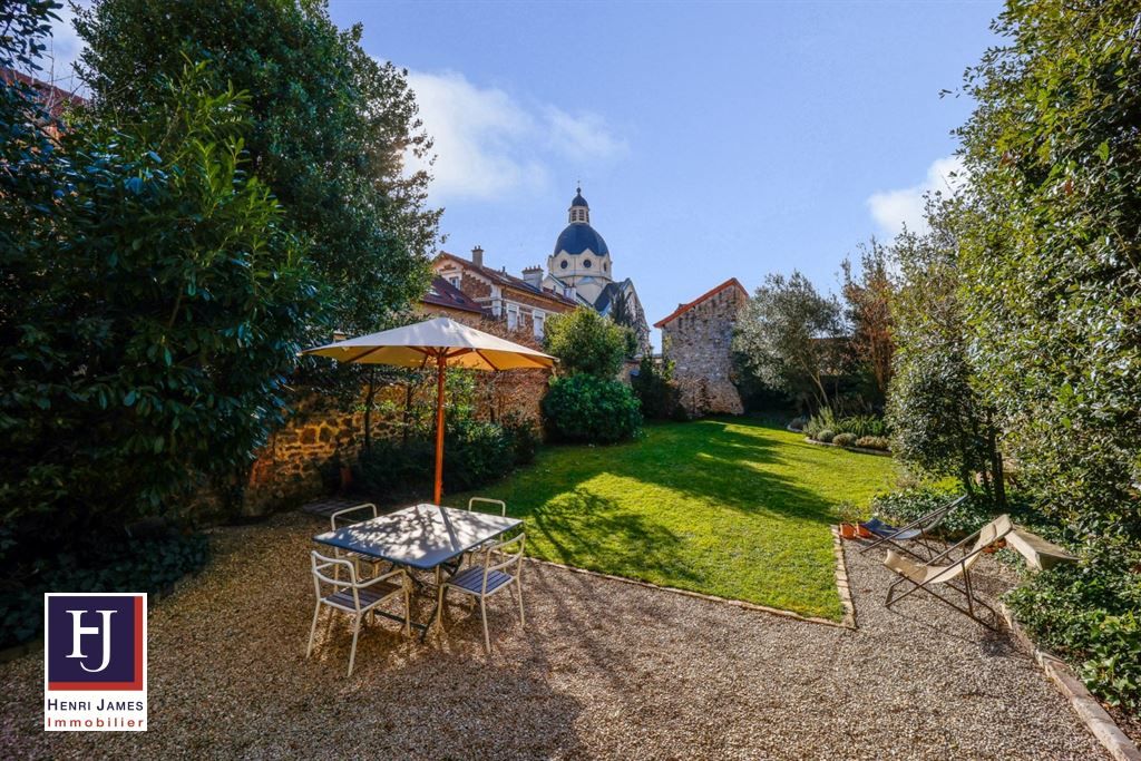 maison 10 pièces en vente sur VERSAILLES (78000)